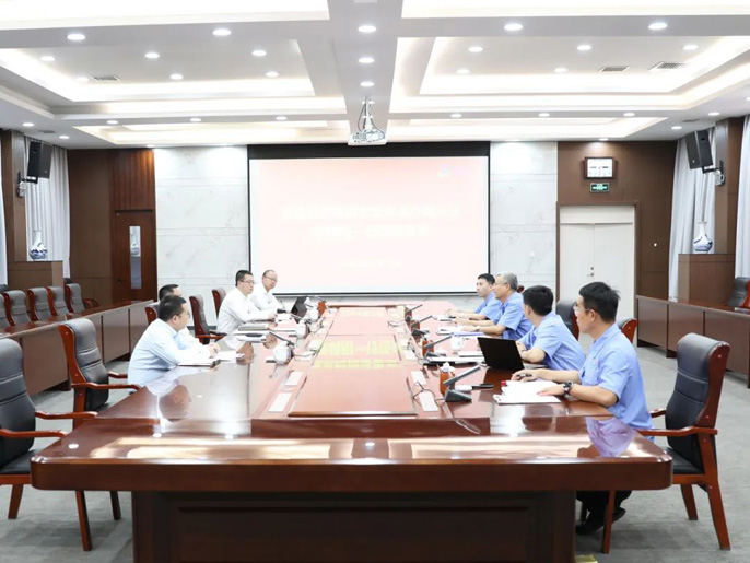 国务院国资委改革办副主任季晓刚一行深入中国一重调研